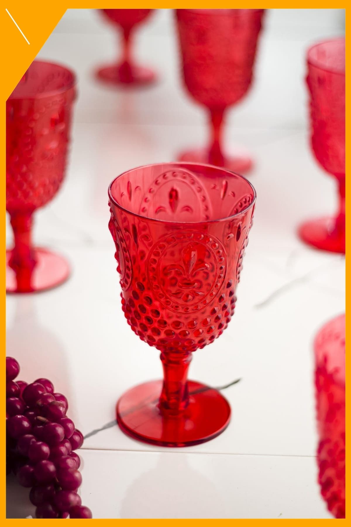 Kırmızı Kırılmaz Akrilik Kadeh Ayaklı Sunum Bardağı Meşrubat Bardağı 450 ml