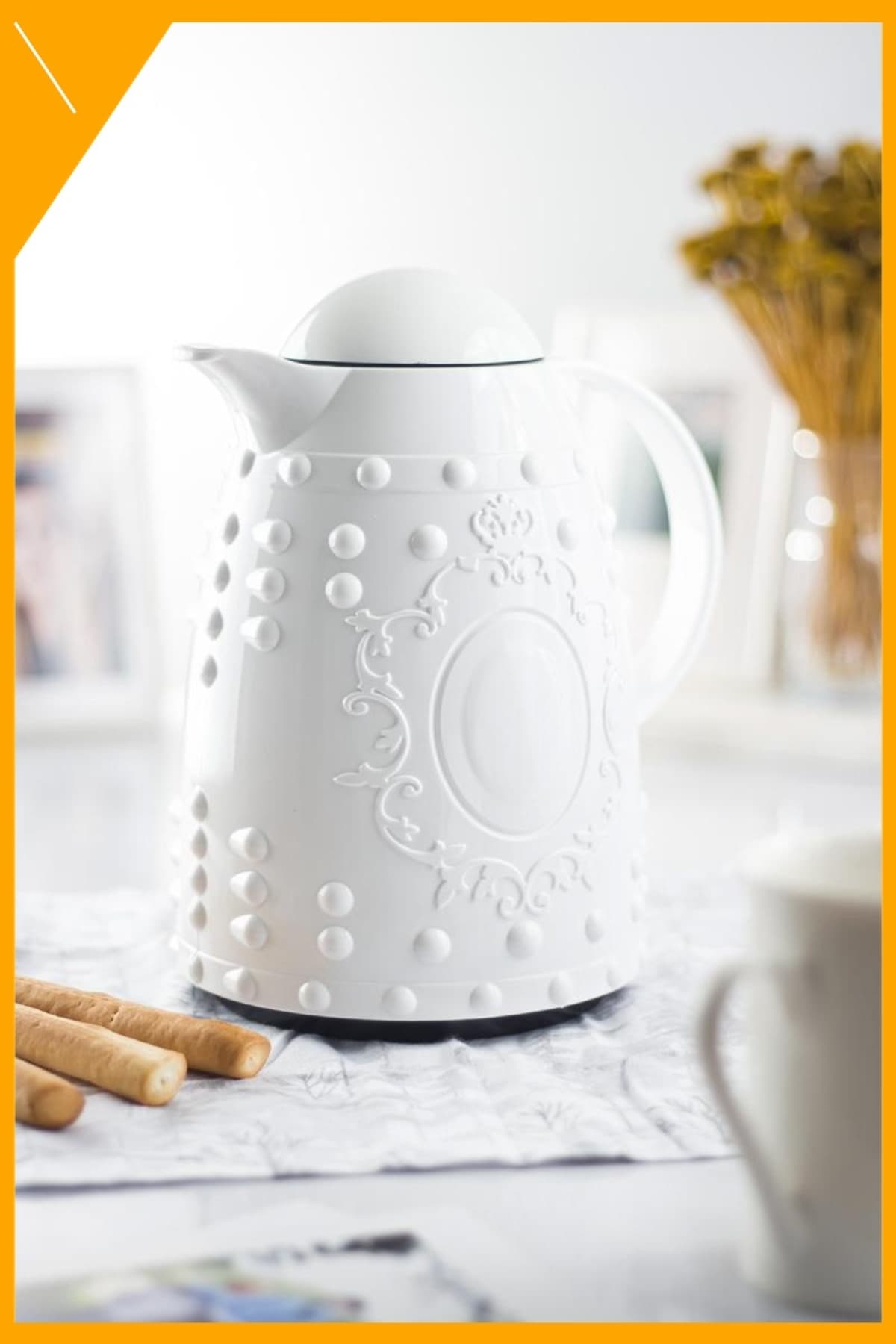 İçi Cam Hazneli Beyaz Sürahi Termos 1 Lt, 12 Saat Sıcak & 24 Saat Soğuk Koruma